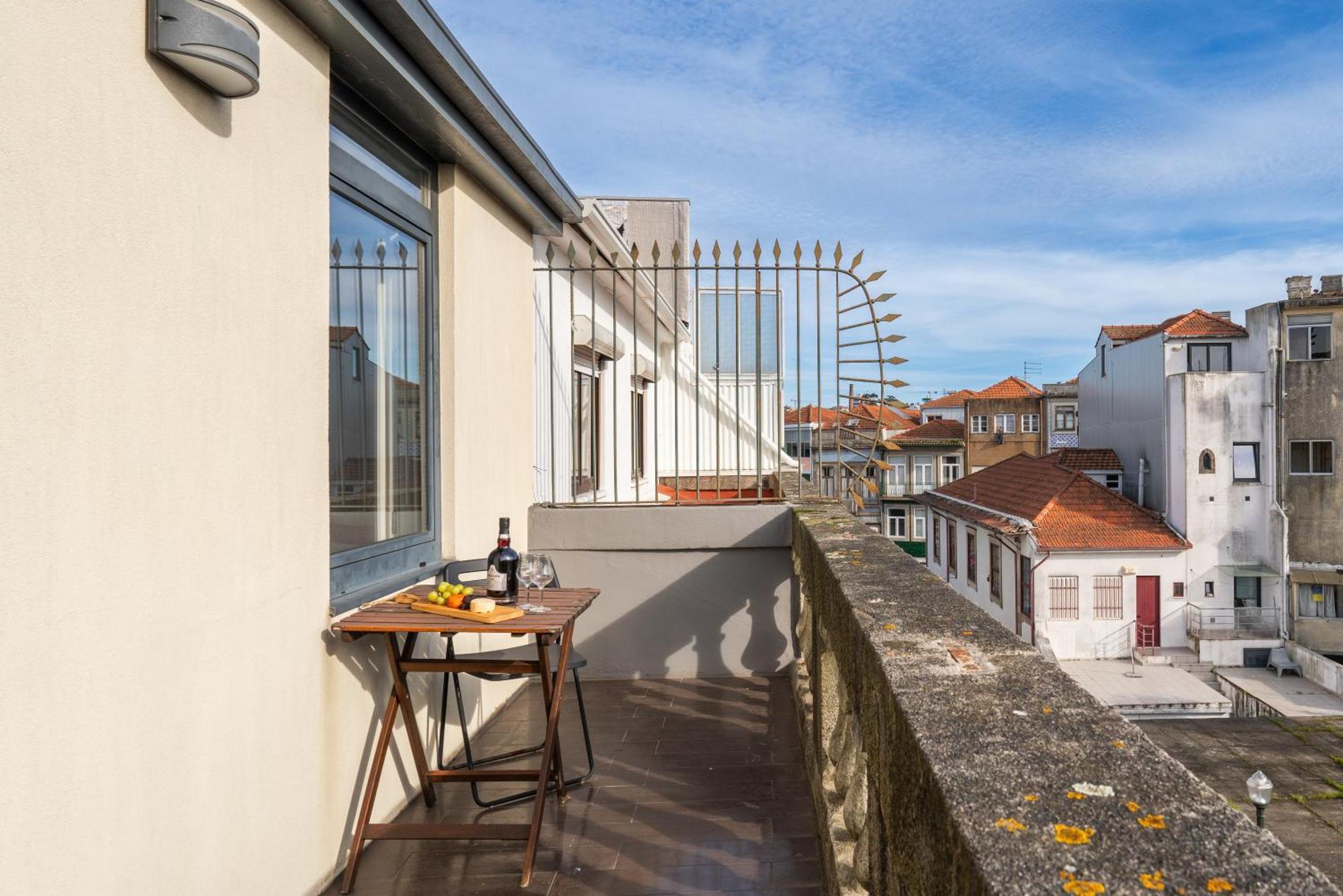 Appartamento Host Wise - Cozy House W Balcony *