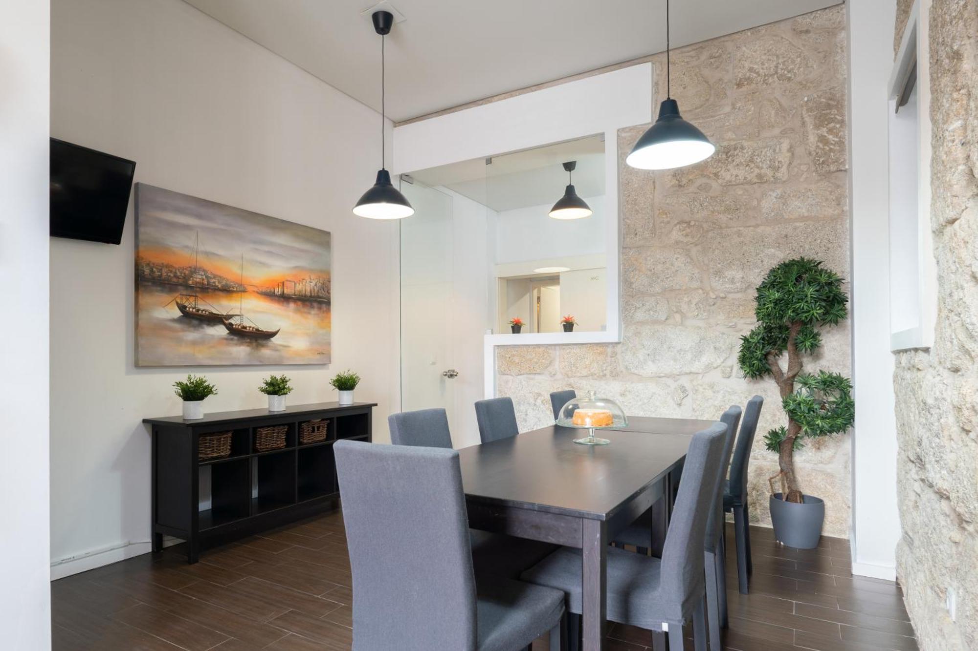 Host Wise - Cozy House W Balcony Appartamento *